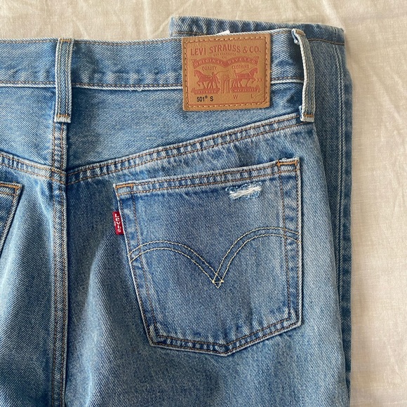 Levi’s 501 Straight Button Fly Jean - Picture 13 of 15
